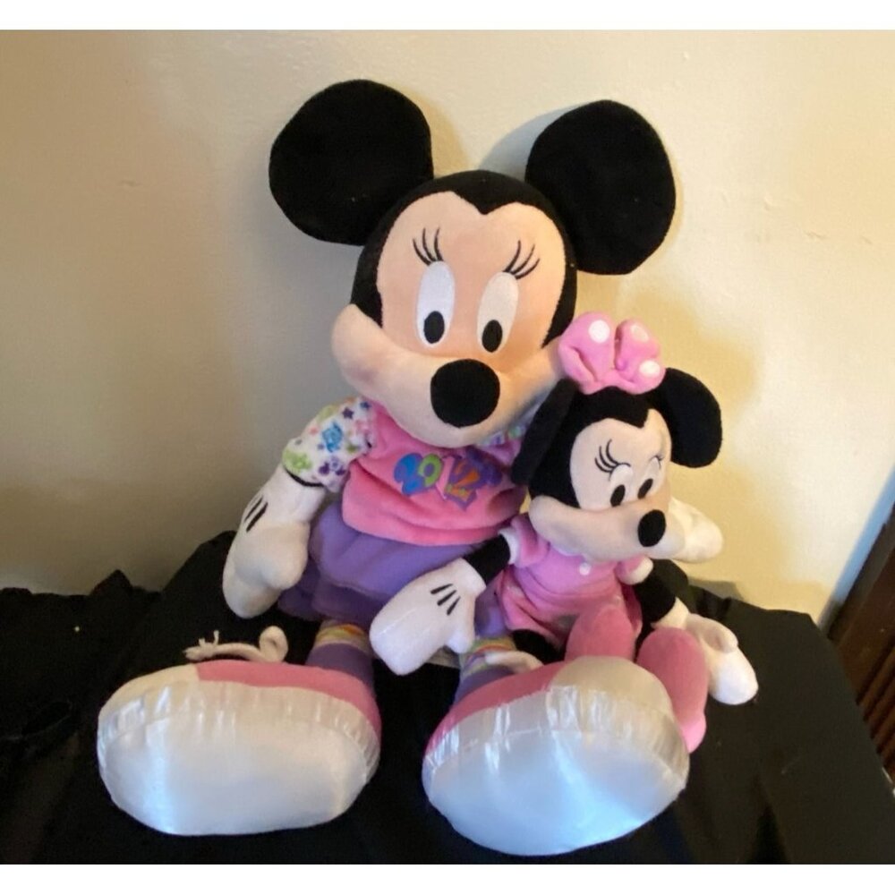 Minnie Mouse Plush Pair – Disney Collectibles – 2022 Park Exclusive & Classic Pi